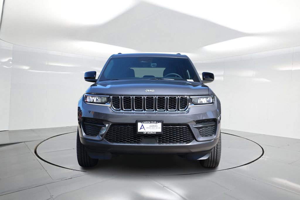 New 2025 Jeep Grand Cherokee Laredo w/ MOPAR Finishing Package image 4