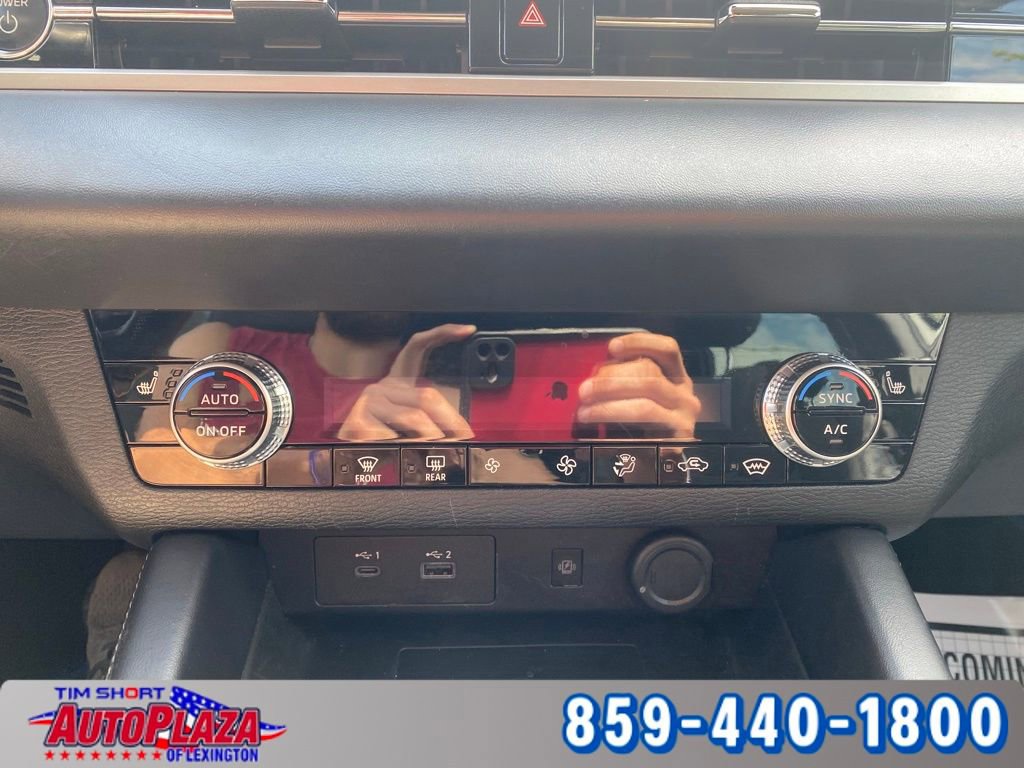 Used 2023 Mitsubishi Outlander SE image 40