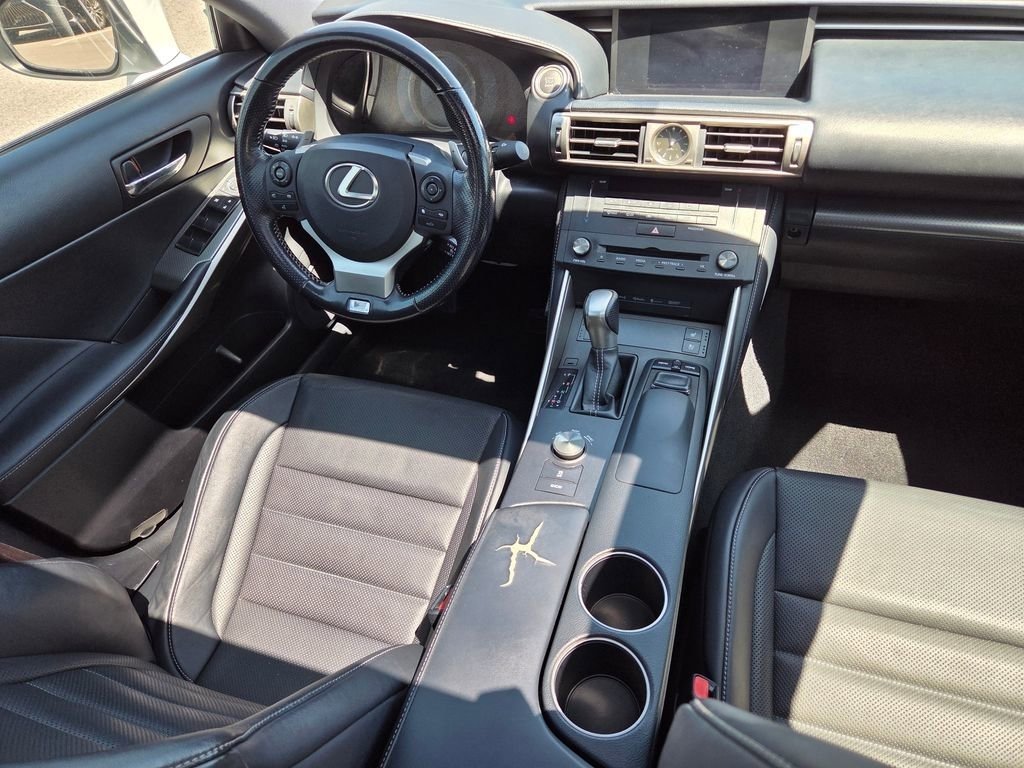 Used 2016 Lexus IS 200t w/ F Sport Package RWD image 33