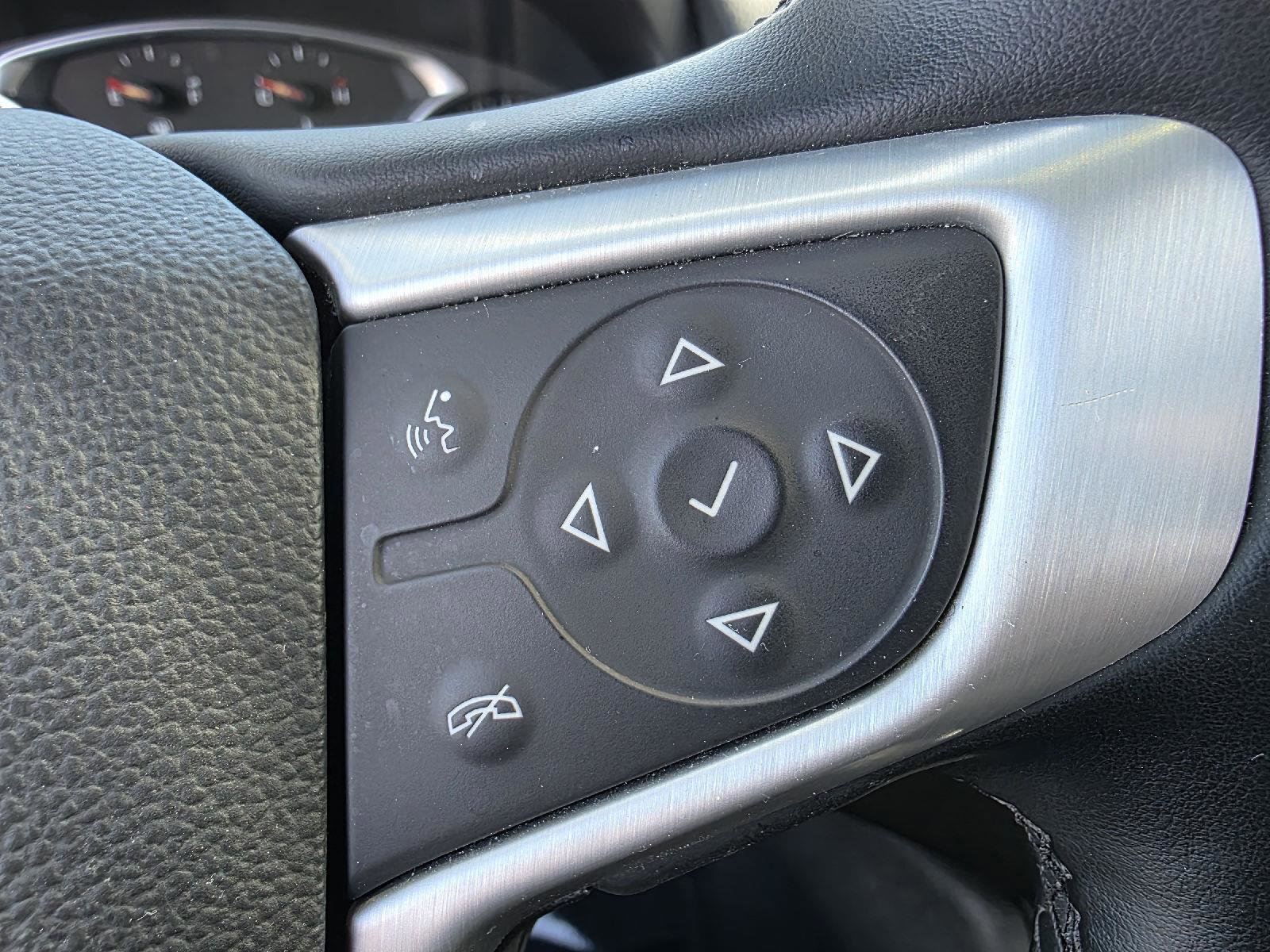 Used 2024 GMC Terrain SLT image 24