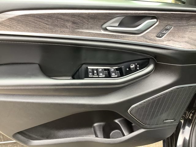 Used 2023 Jeep Grand Cherokee L Overland AWD/4WD image 10