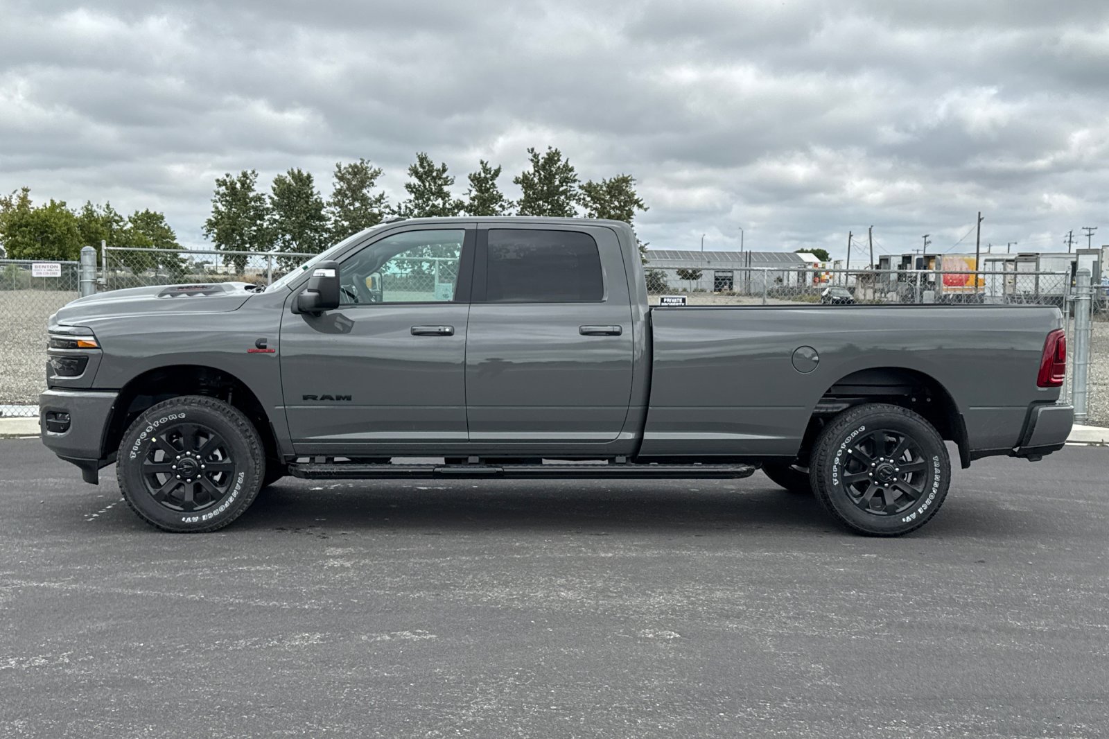 New 2026 RAM 2500 Laramie AWD/4WD image 6