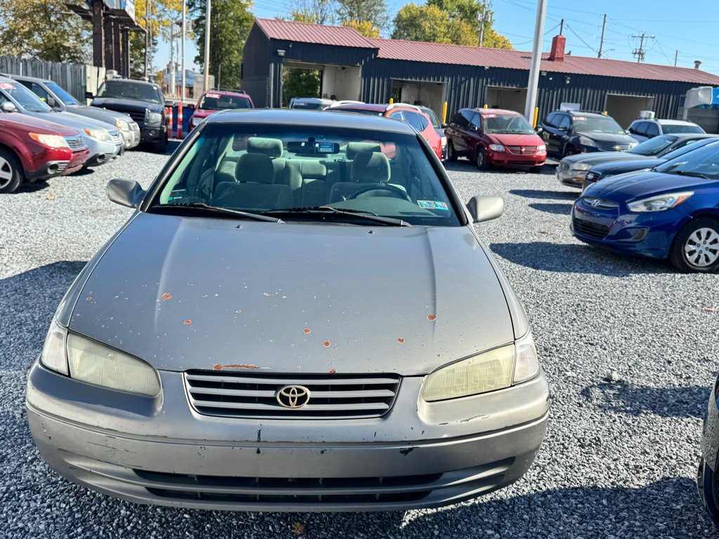 Used 1998 Toyota Camry LE FWD image 2