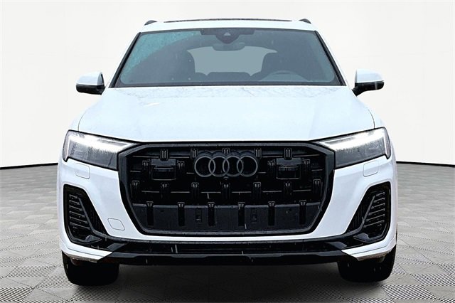 Used 2025 Audi Q7 3.0T Premium Plus w/ Premium Plus Package image 3