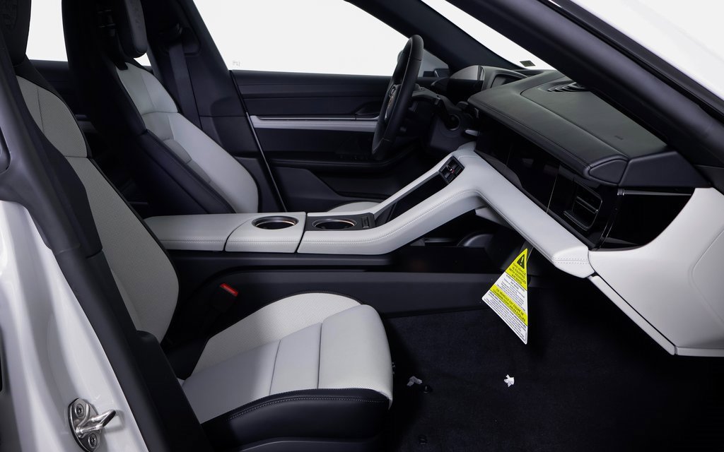 New 2025 Porsche Taycan 4S image 7