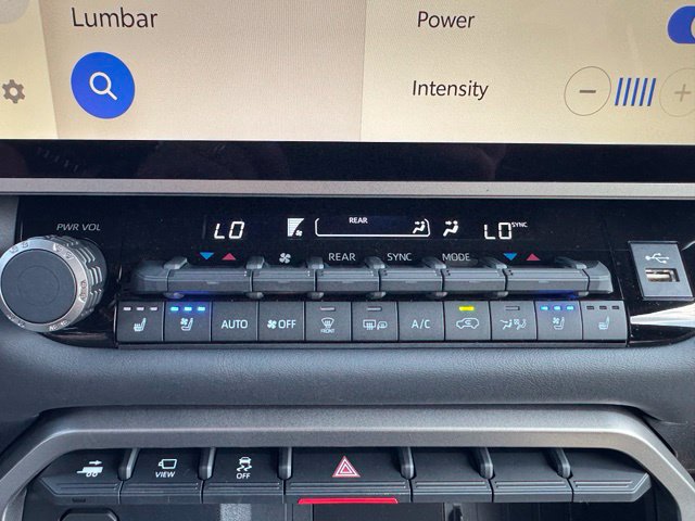 New 2026 Toyota Sequoia Platinum w/ Tow Technology Package AWD/4WD image 35