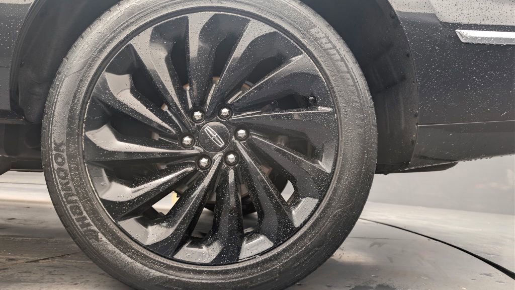 Used 2020 Lincoln Navigator Black Label w/ Cargo Convenience Package image 22