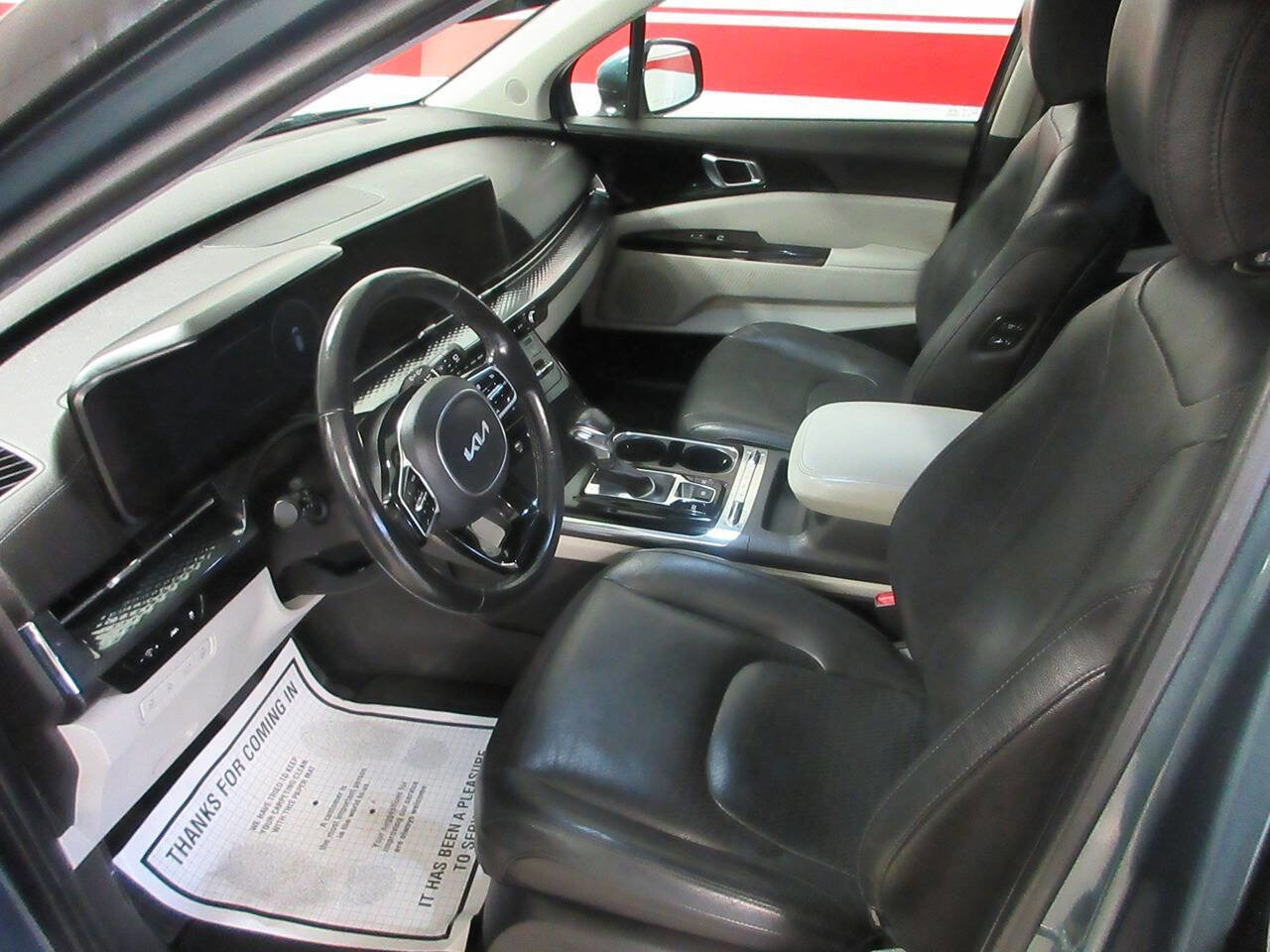 Used 2023 Kia Carnival SX Prestige image 8