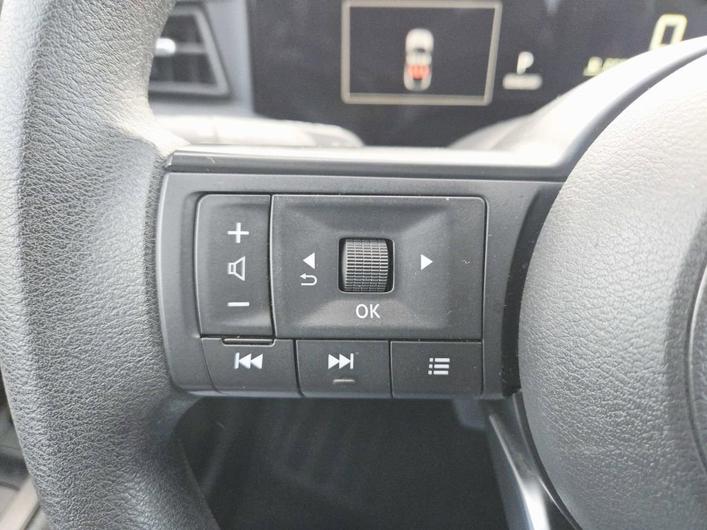 Used 2025 Nissan Kicks SV w/ Charging Package image 19
