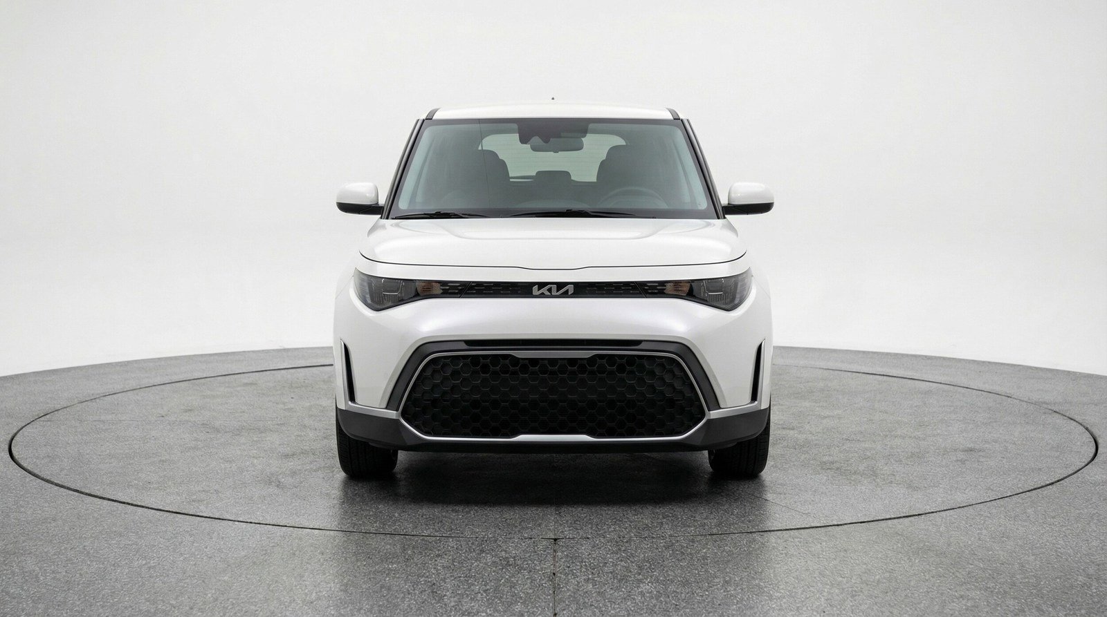 Used 2025 Kia Soul LX w/ LX Technology Package FWD image 2