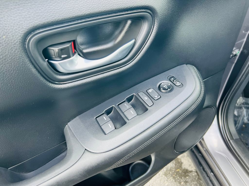 Used 2024 Honda HR-V LX image 13