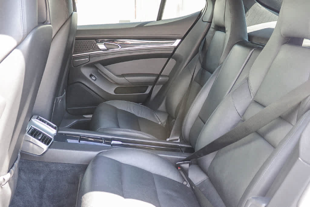Used 2012 Porsche Panamera RWD image 19