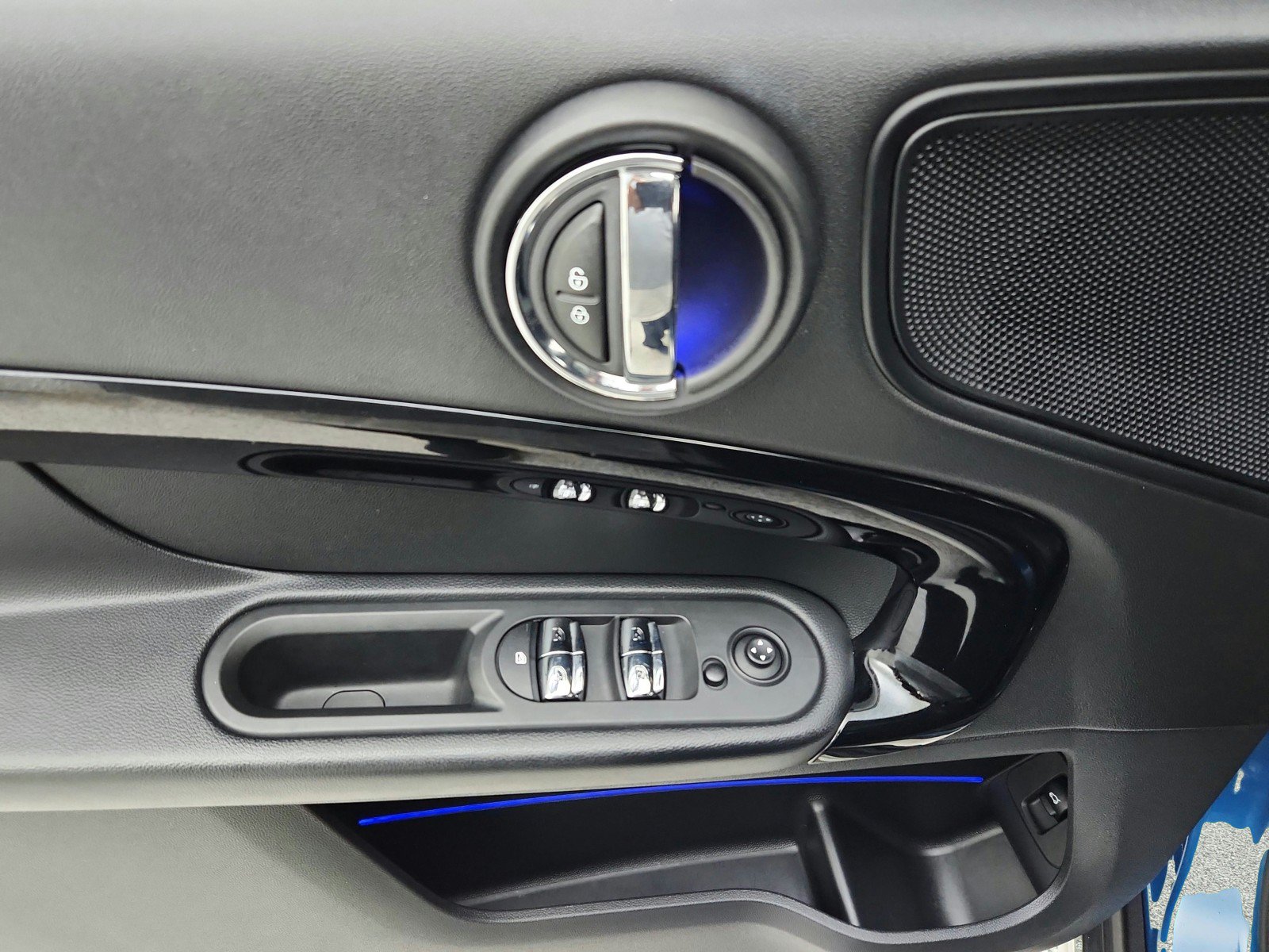 Used 2021 MINI Cooper Countryman S w/ Storage Package FWD image 19