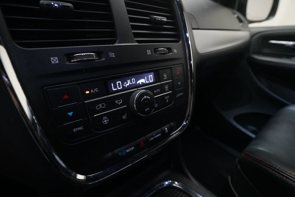 Used 2018 Dodge Grand Caravan GT FWD image 22