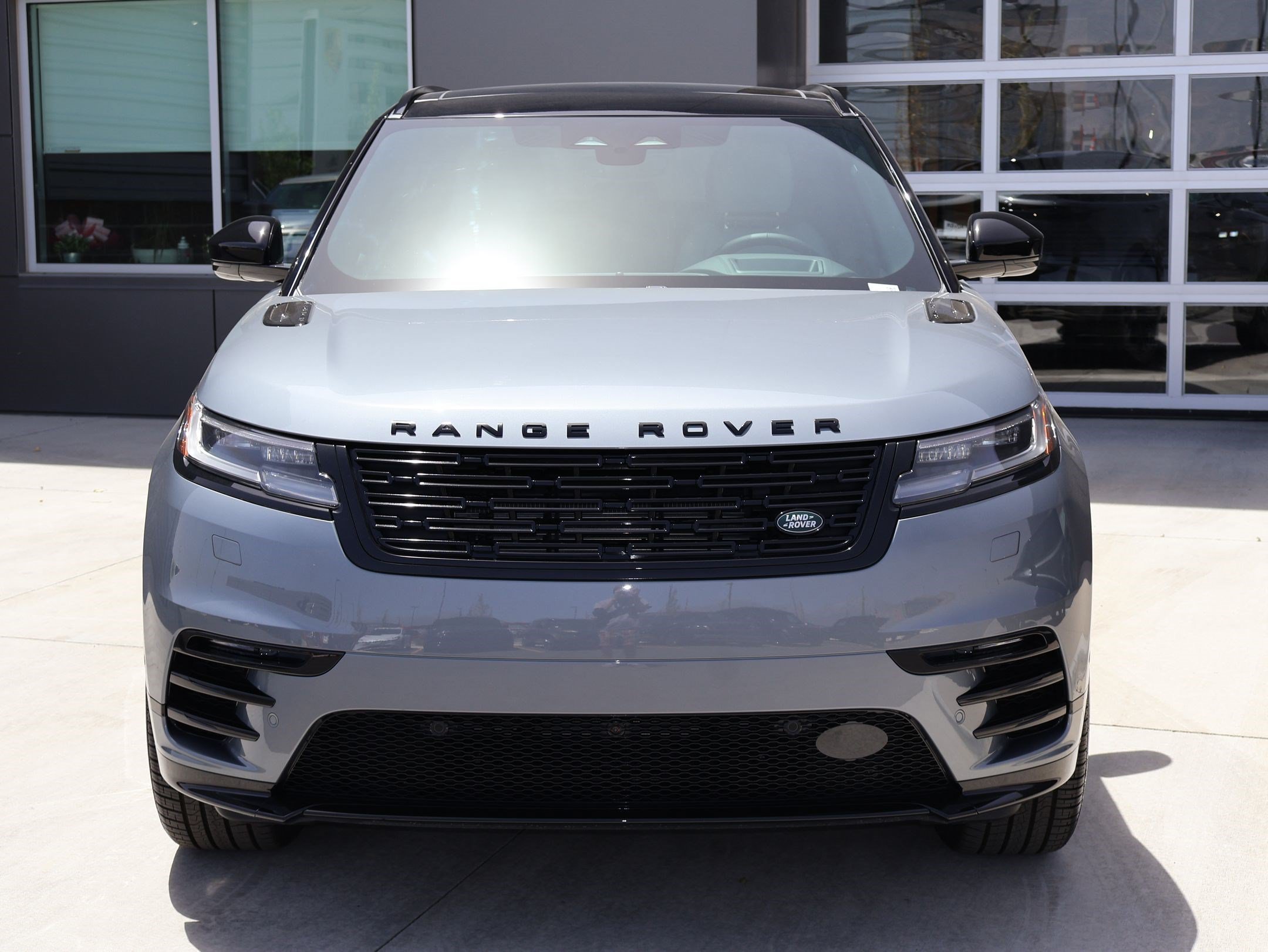 New 2026 Land Rover Range Rover Velar Belgravia AWD/4WD image 2
