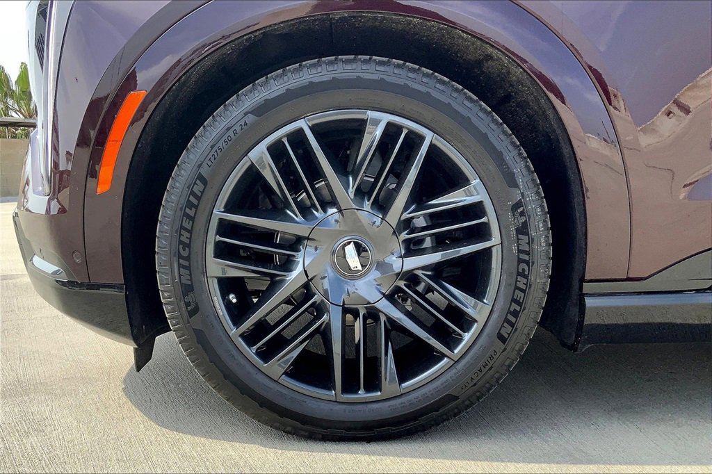 New 2025 Cadillac Escalade IQ Sport 2 w/ LPO, ONYX Package image 13