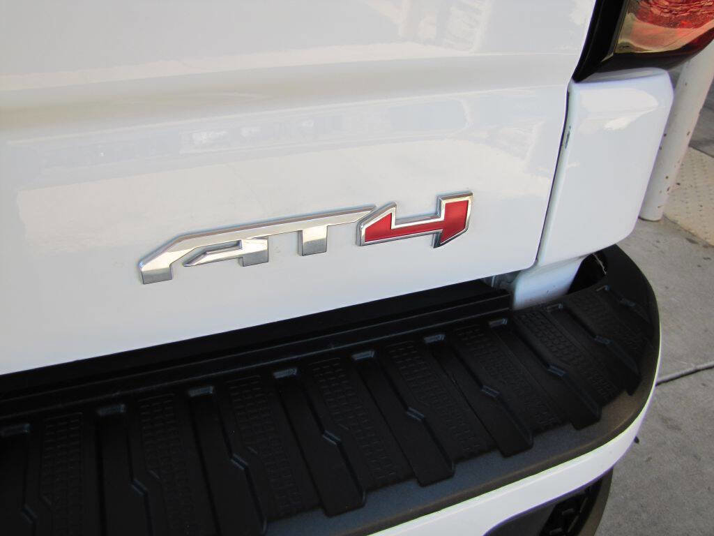 Used 2023 GMC Sierra 1500 AT4 w/ Technology Package AWD/4WD image 32
