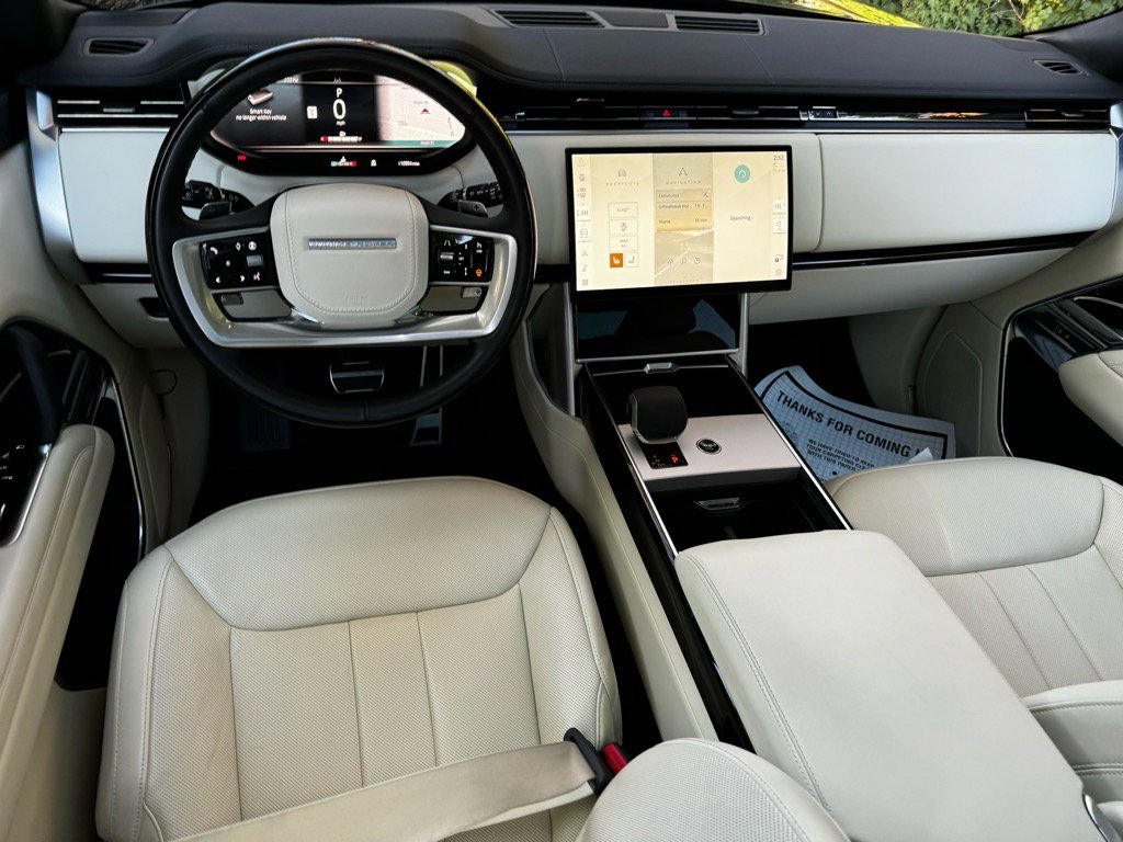 Used 2025 Land Rover Range Rover SE image 19