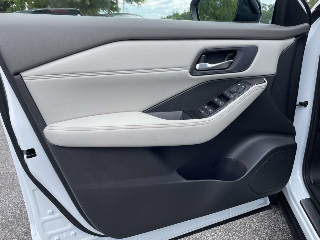 New 2026 Nissan Rogue Dark Armor FWD image 11