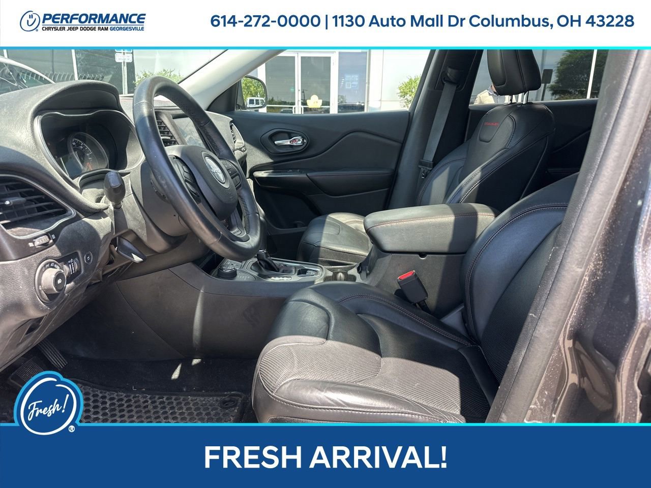 Used 2019 Jeep Cherokee Trailhawk AWD/4WD image 15