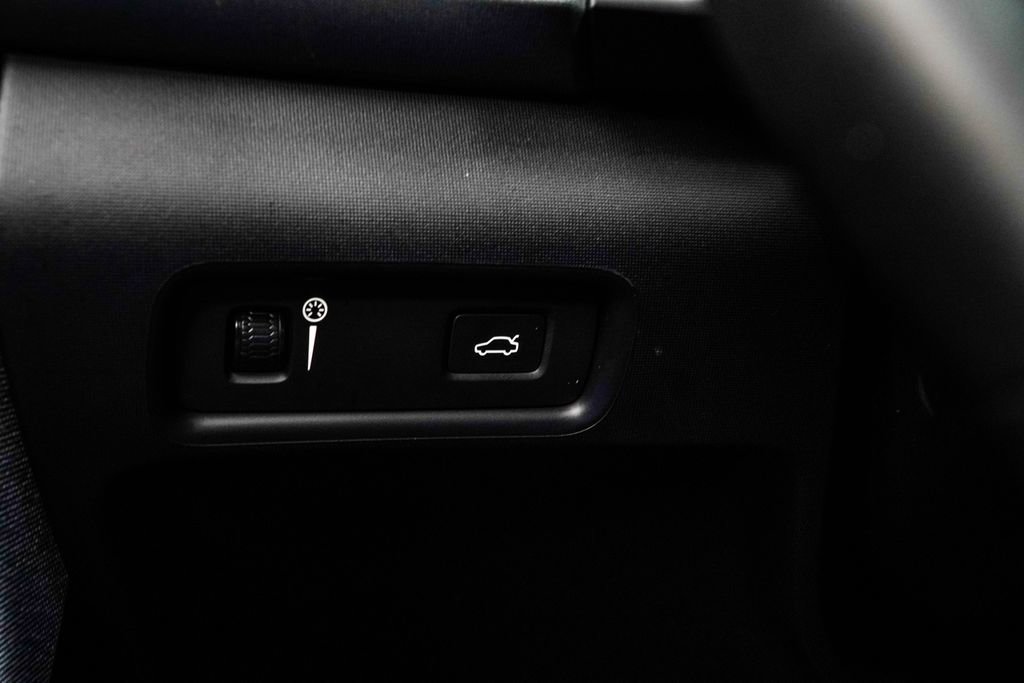 Used 2021 Polestar Polestar 2 w/ Performance Package image 30