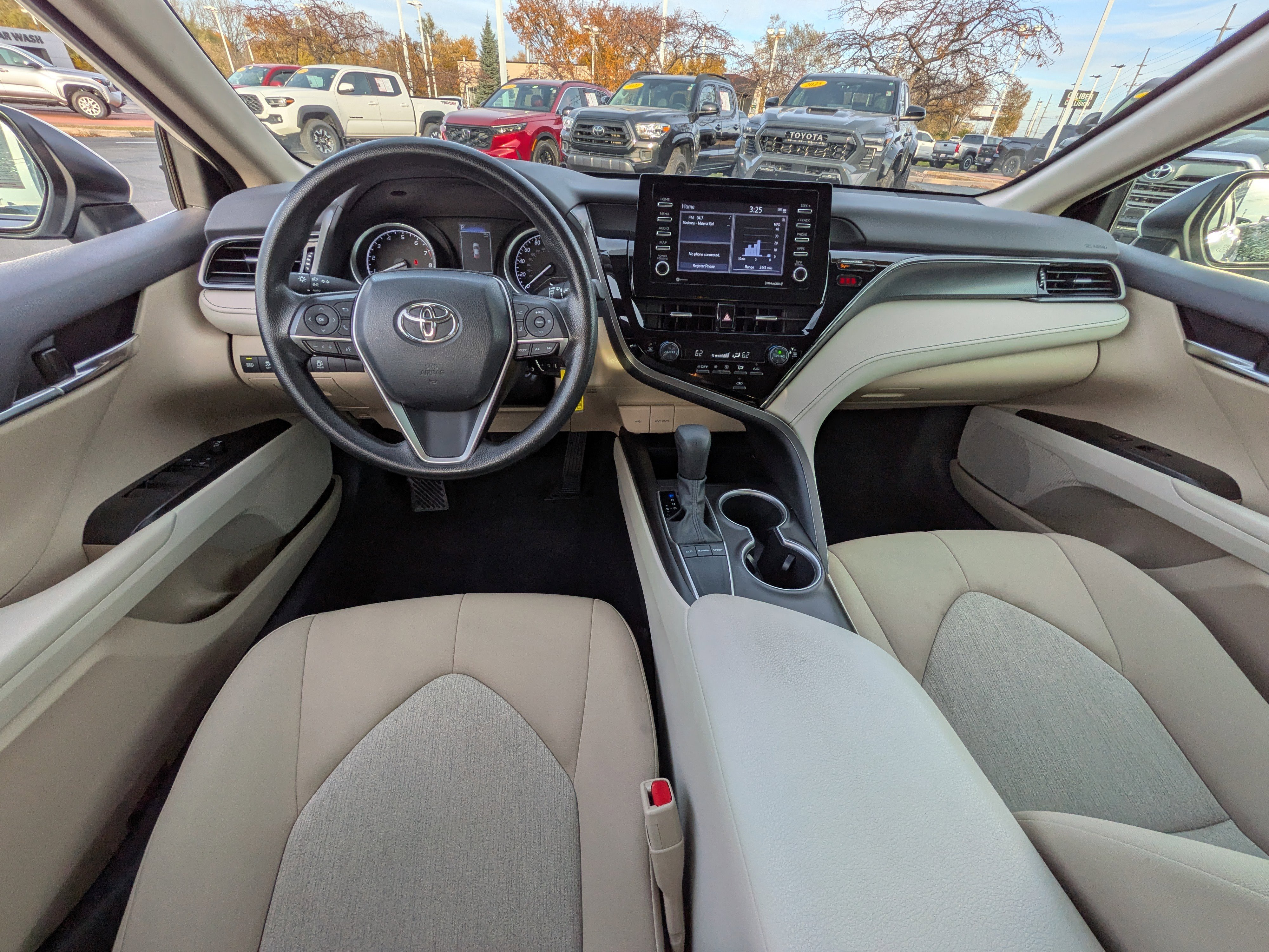 Used 2022 Toyota Camry LE image 13