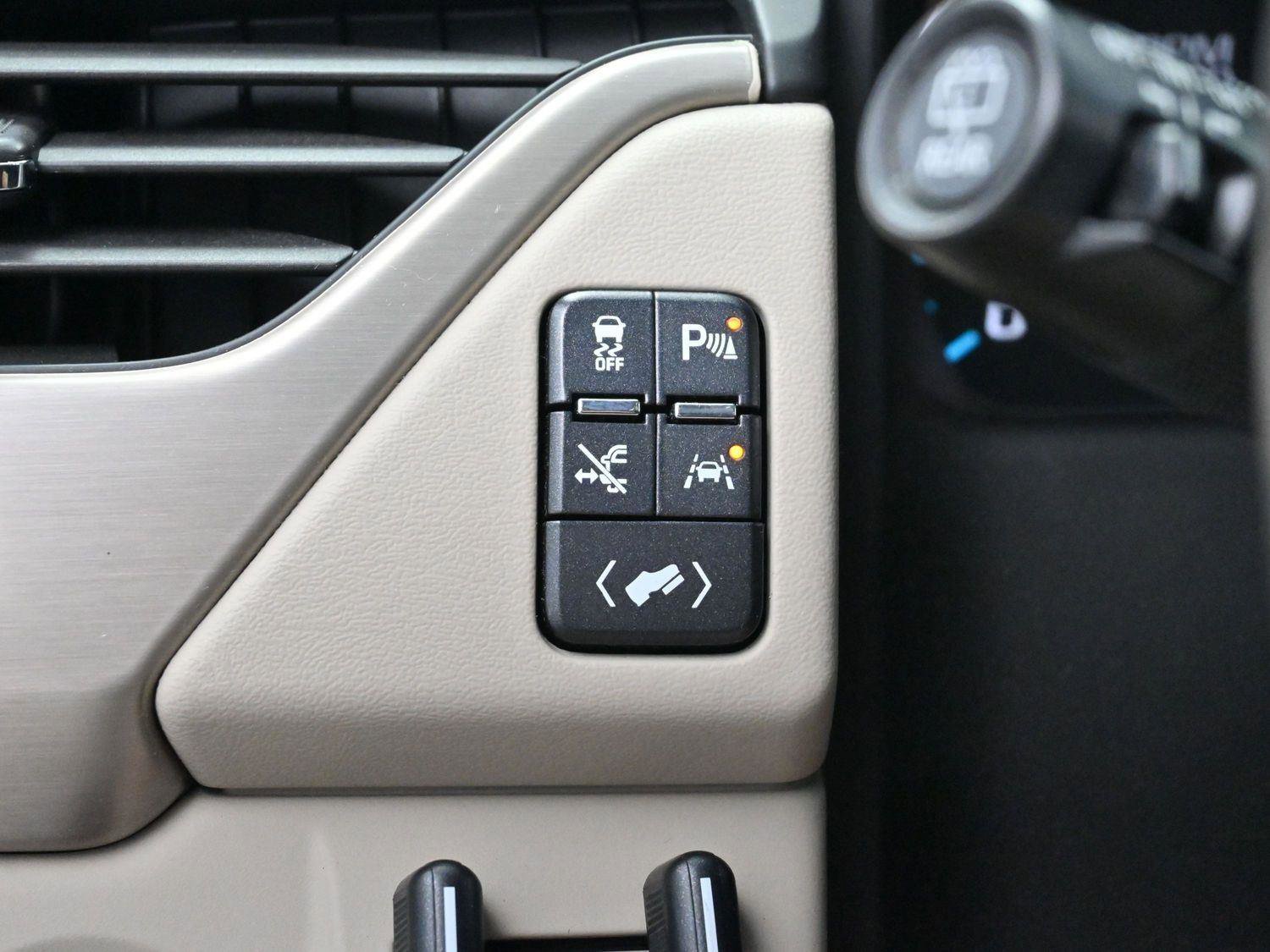 Used 2017 GMC Yukon Denali image 29