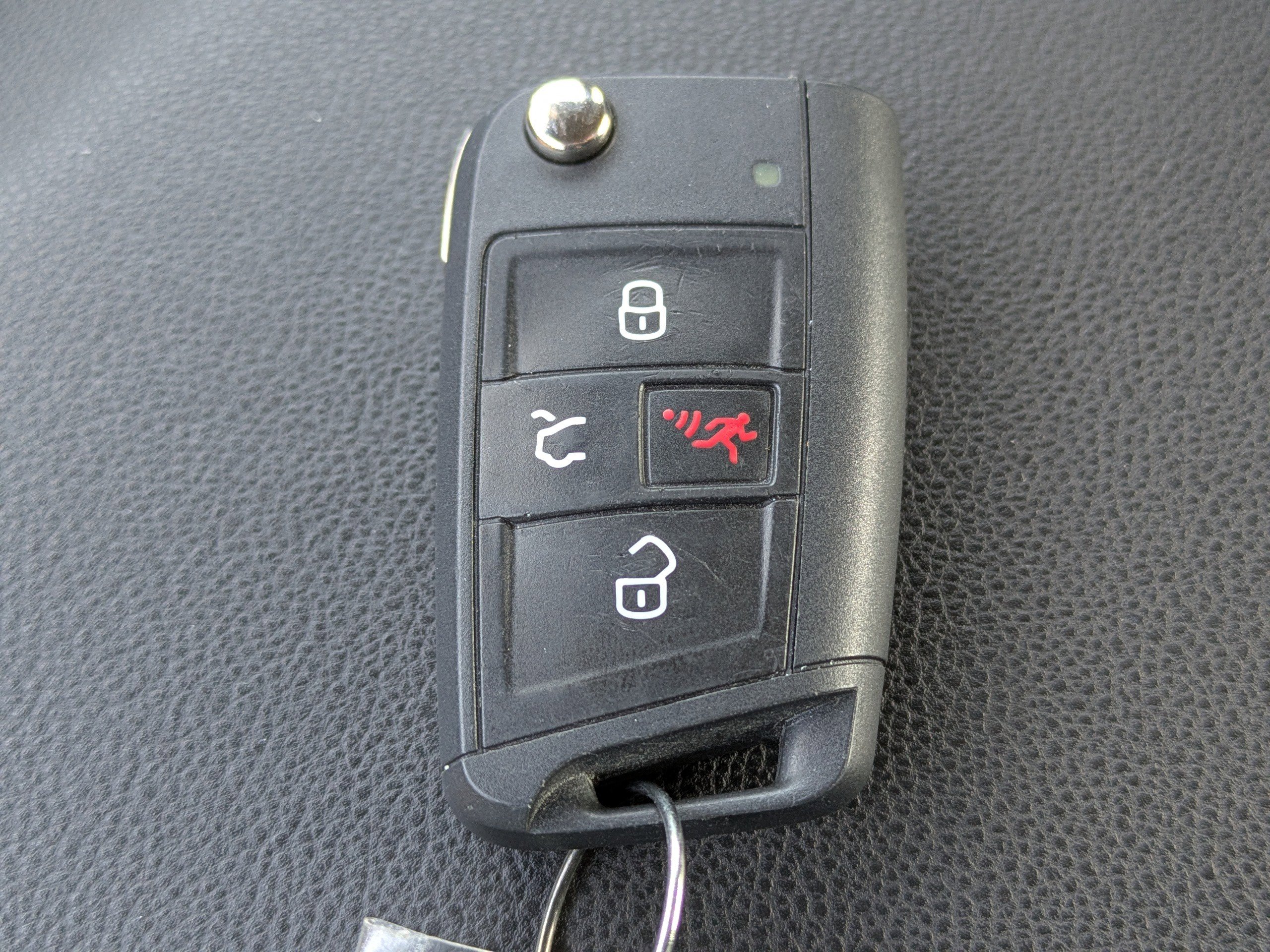 Certified 2025 Volkswagen Jetta Sport image 28