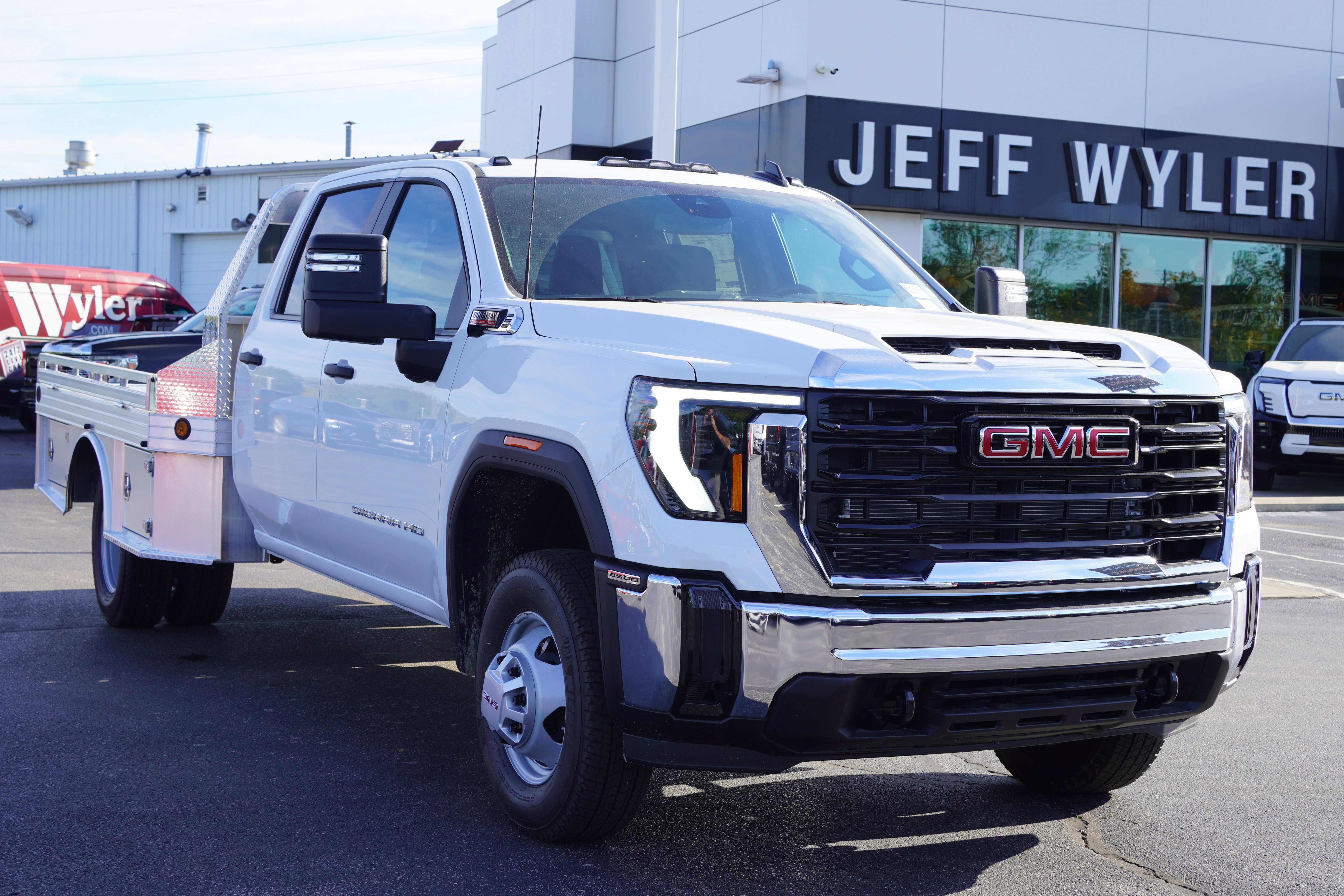 New 2025 GMC Sierra 3500 Pro w/ Convenience Package