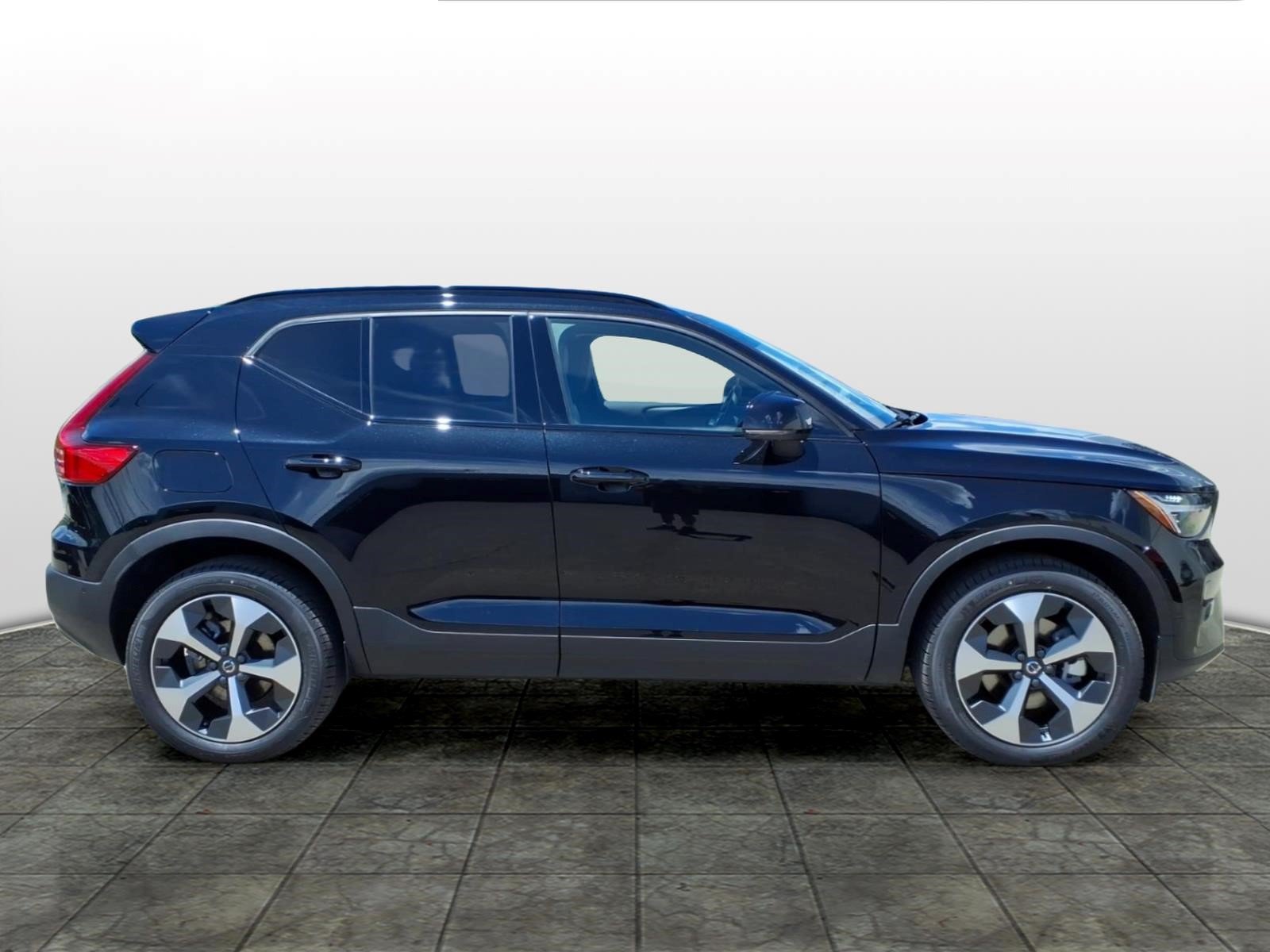 New 2026 Volvo XC40 B5 Plus w/ Protection Package Premier AWD/4WD image 2