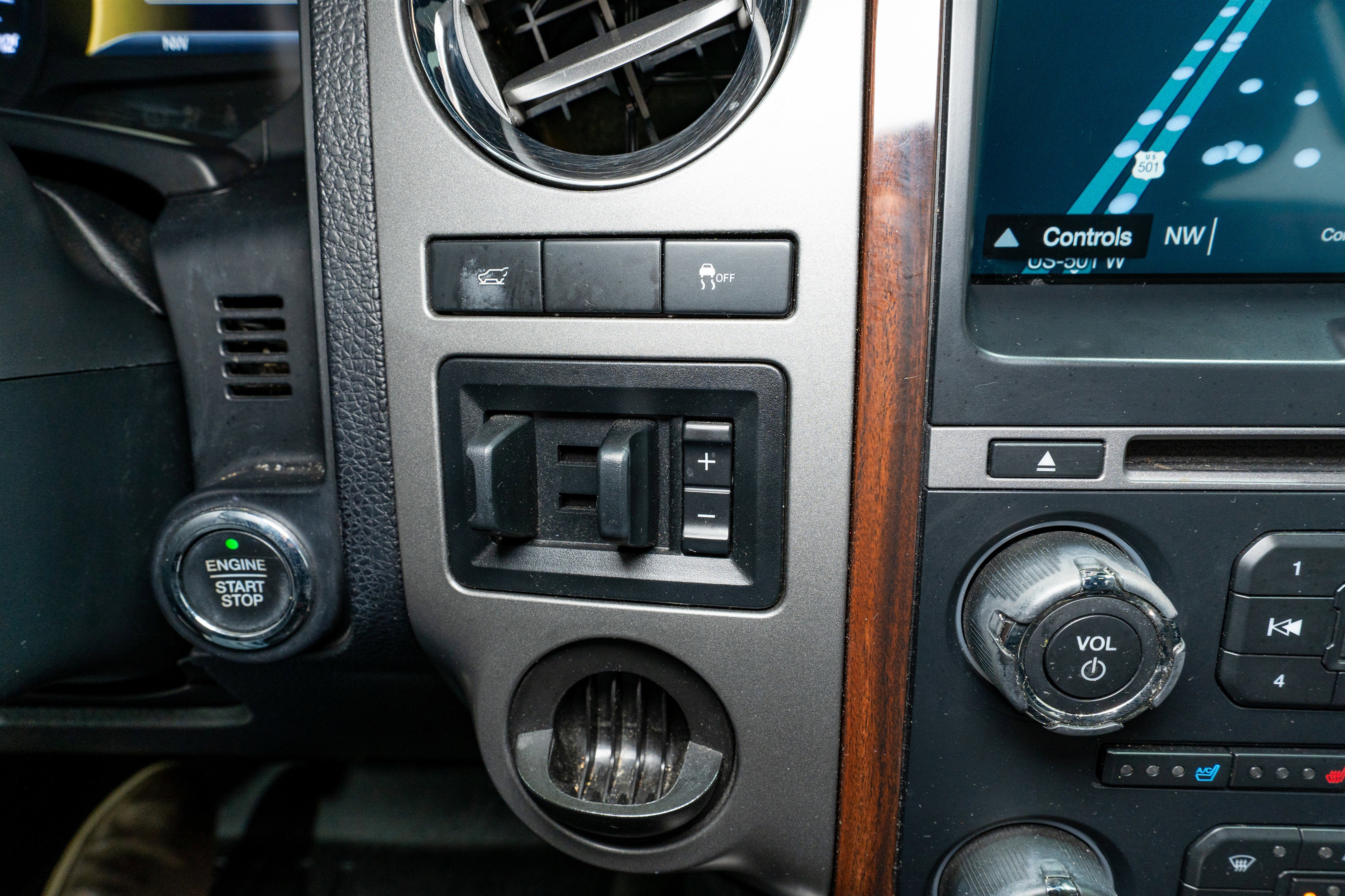 Used 2017 Ford Expedition Platinum image 27