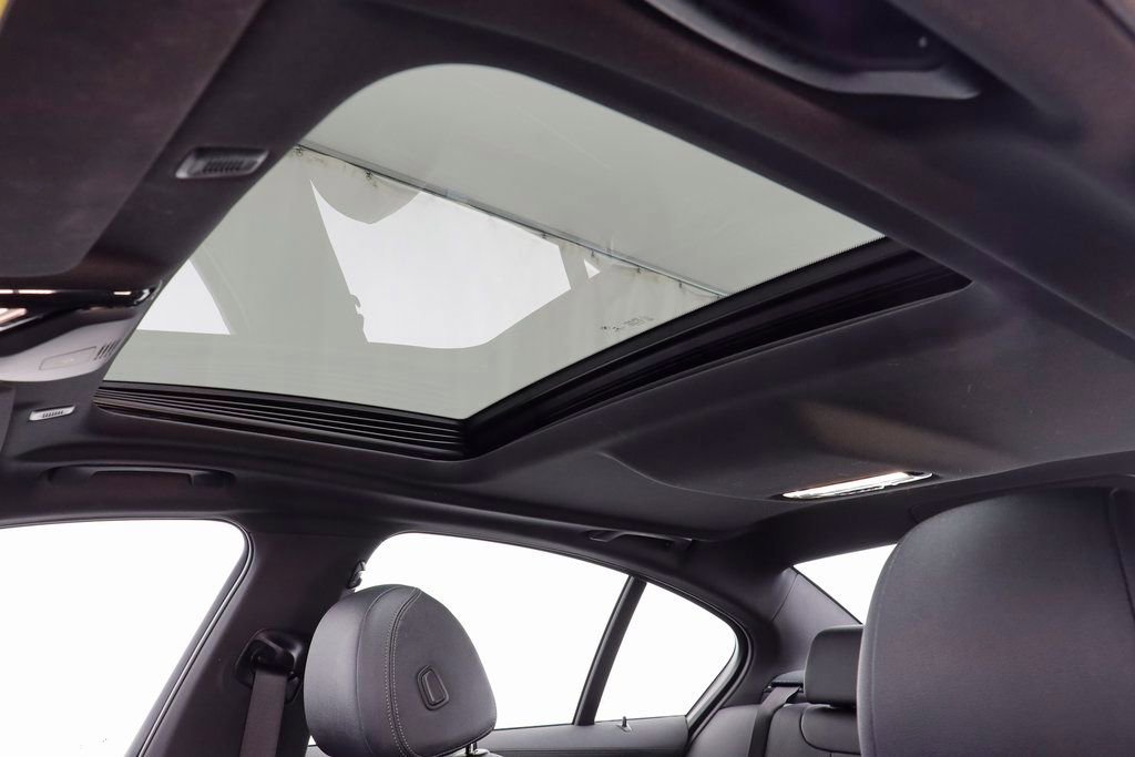 Certified 2023 BMW 530i xDrive w/ Premium Package image 15