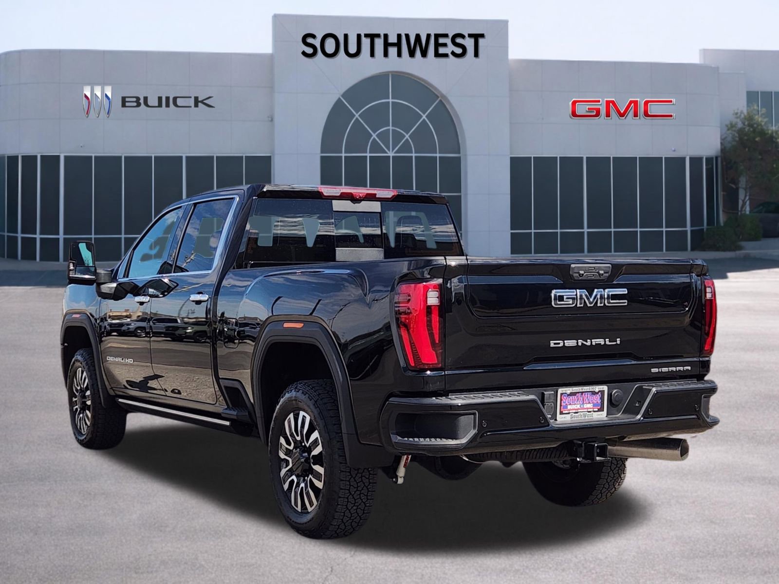 Certified 2025 GMC Sierra 2500 Denali Ultimate image 4