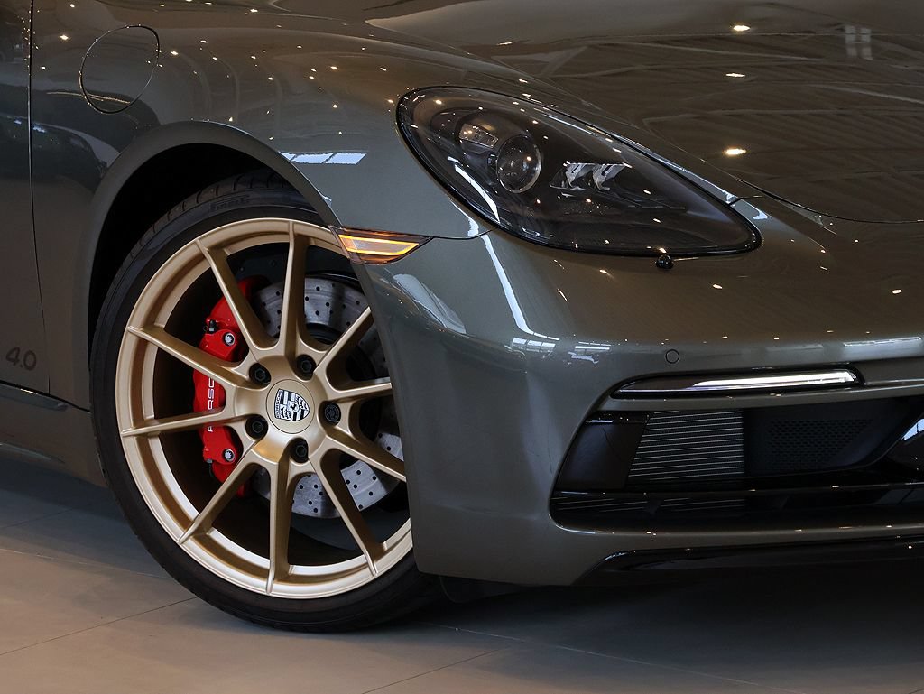 Used 2025 Porsche 718 Cayman GTS RWD image 9