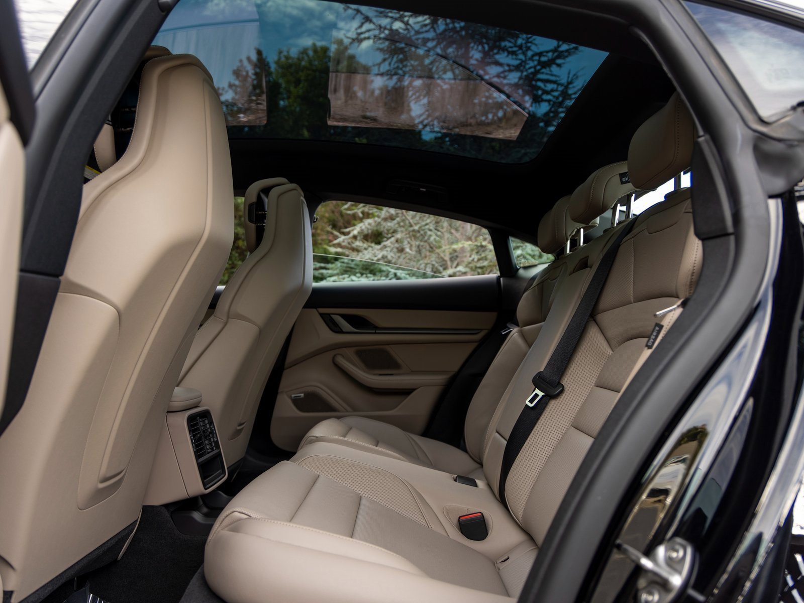 New 2025 Porsche Taycan 4S image 39