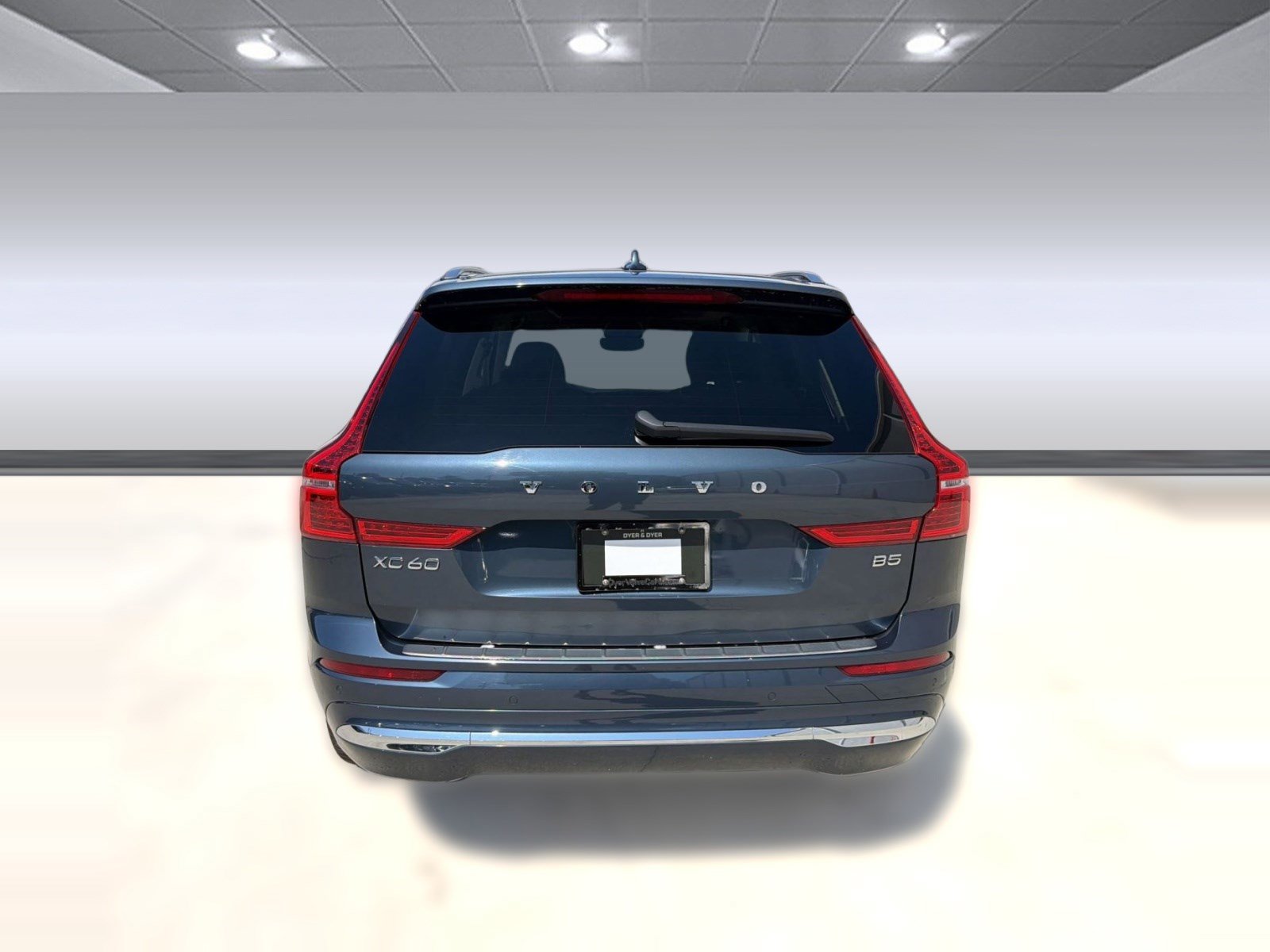 Used 2023 Volvo XC60 B5 Ultimate w/ Climate Package FWD image 10