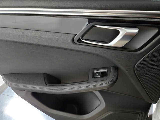 Used 2021 Porsche Macan Base image 19