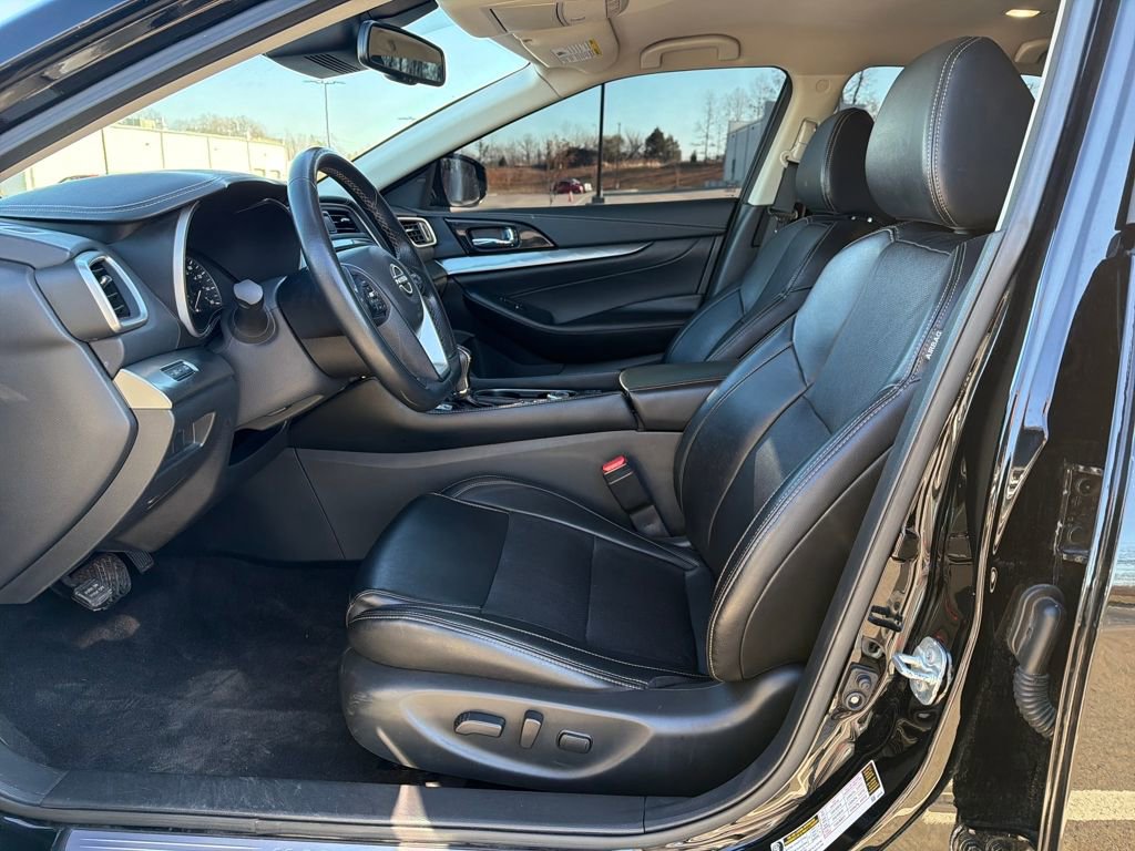 Used 2023 Nissan Maxima SV w/ Floor Mat Group image 17