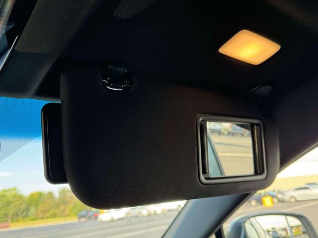 Used 2022 Toyota Venza XLE image 32