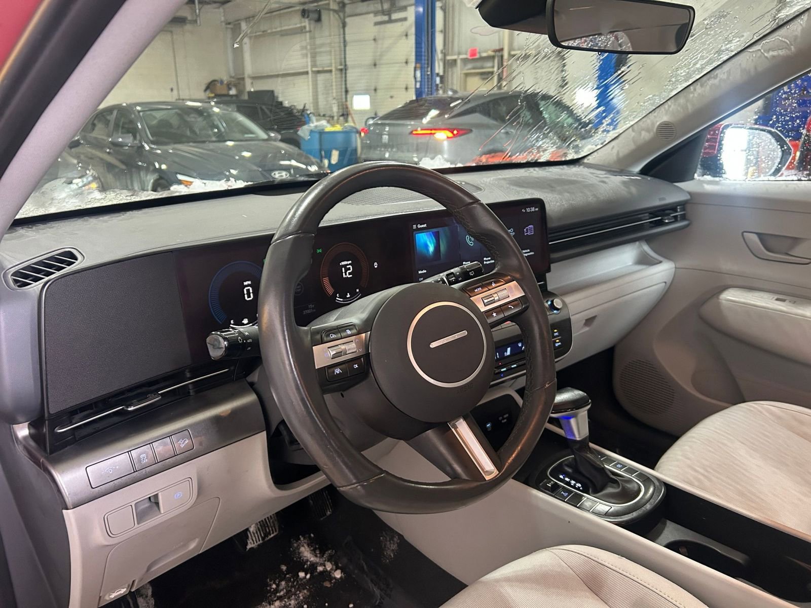 Used 2025 Hyundai Kona SEL image 35