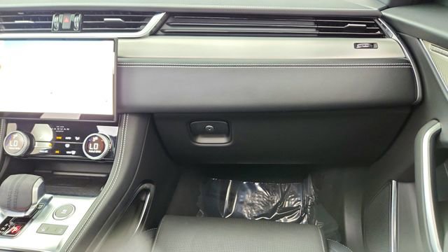 Used 2025 Jaguar F-PACE R-Dynamic S image 35