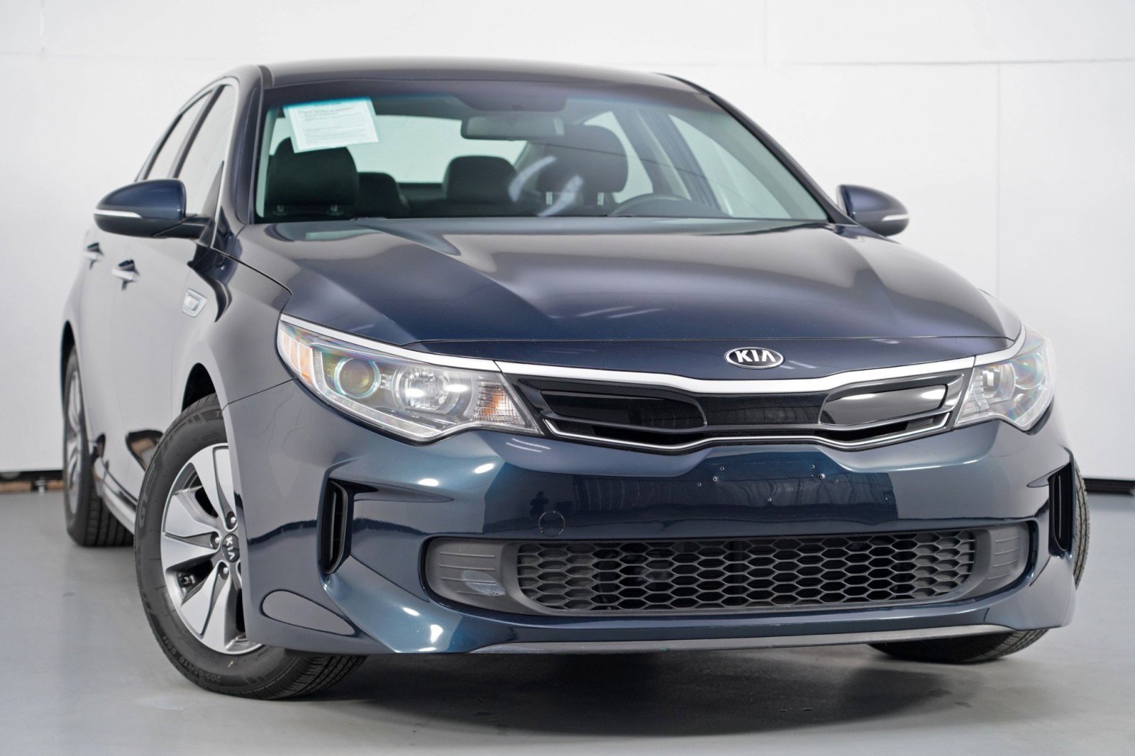 Used 2019 Kia Optima EX image 2