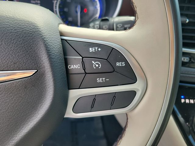 Used 2017 Chrysler Pacifica Limited FWD image 26