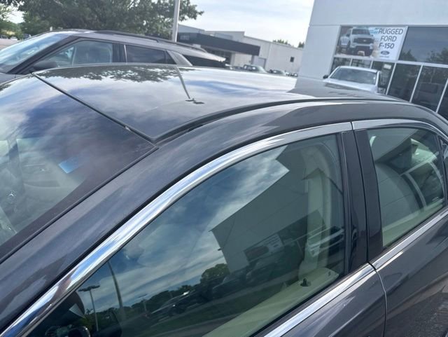 Used 2016 Ford Taurus SE FWD image 3