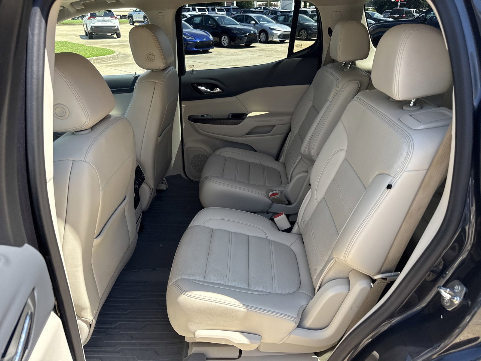 Used 2022 GMC Acadia Denali w/ Denali Technology Package image 14