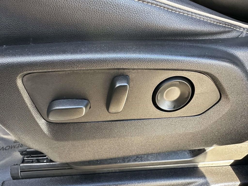 Used 2022 Chevrolet Tahoe Premier w/ Premium Package image 19