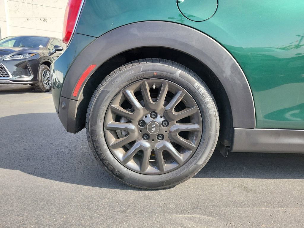 Used 2018 MINI Cooper 2-Door Hardtop image 5