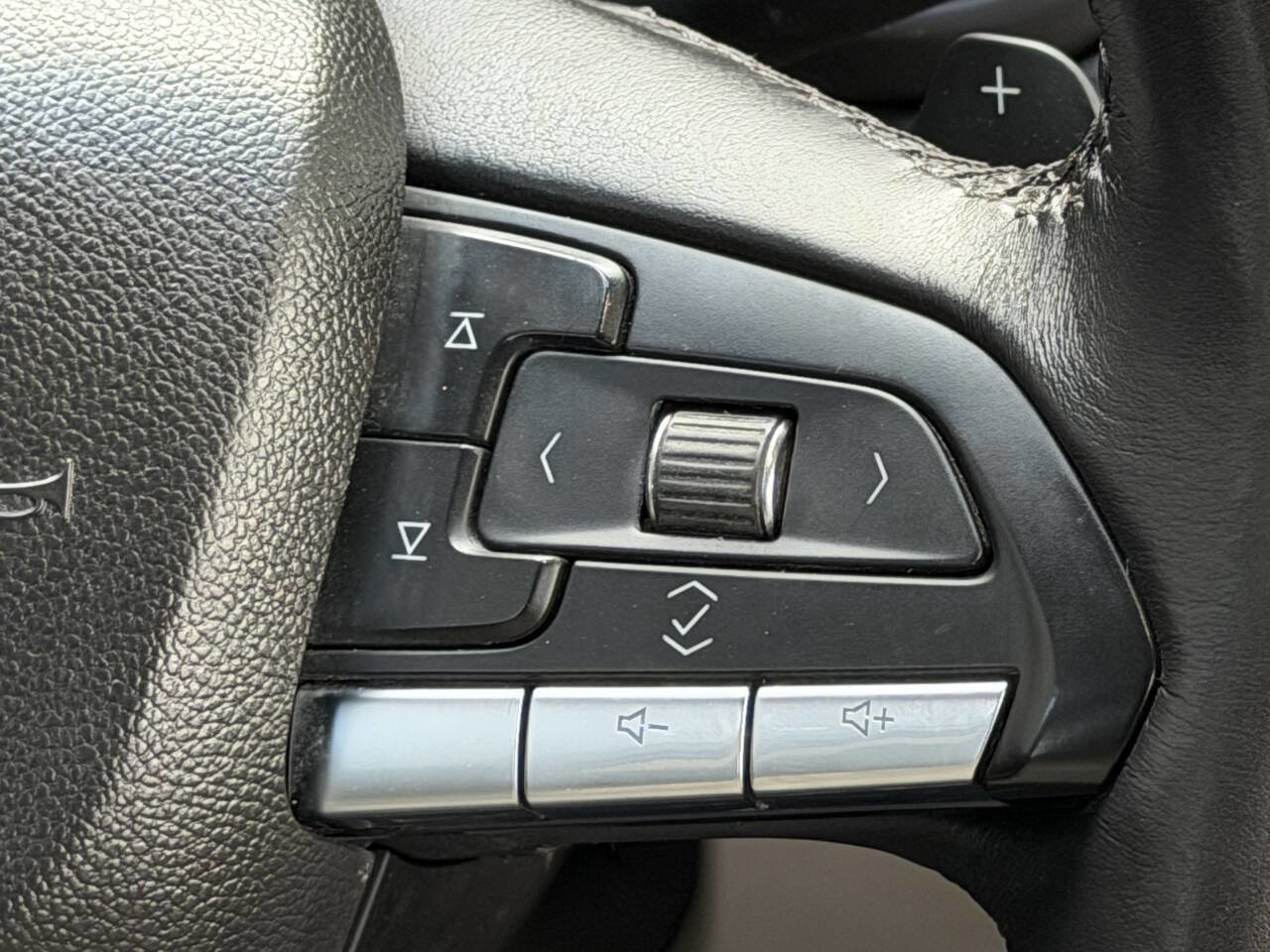 Used 2023 Cadillac XT4 Premium Luxury image 26