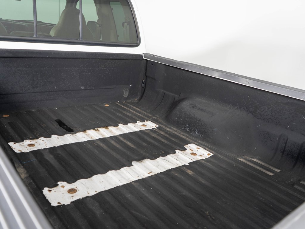 Used 2000 Ford F250 Lariat image 26