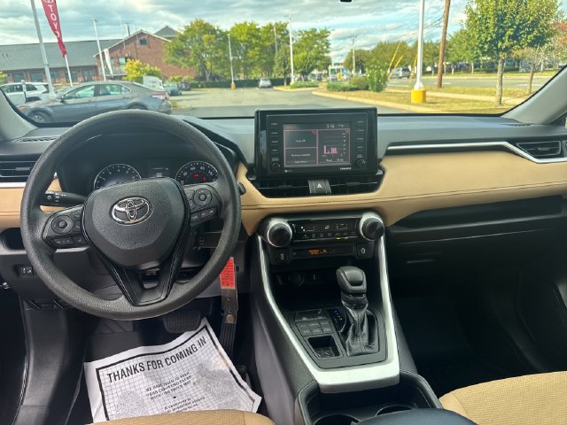 Used 2021 Toyota RAV4 LE AWD/4WD image 15